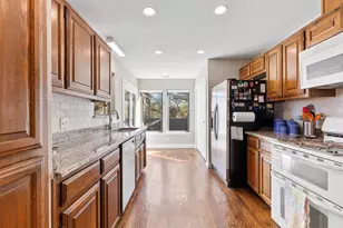 8350 Southmeadow Cir, Dallas, TX 75231 - Photo 3
