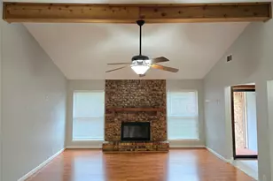 2822 Oak Forest Dr, Grapevine, TX 76051 - Photo 5