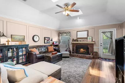 1213 Circle View Court, Grapevine, TX 76051 - Photo 3