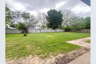800 N Clay Street #E14, Ennis, TX 75119 - Photo 11