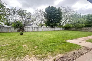 800 N Clay St, Ennis, TX 75119 - Photo 11