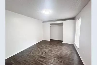 800 N Clay Street #E14, Ennis, TX 75119 - Photo 7
