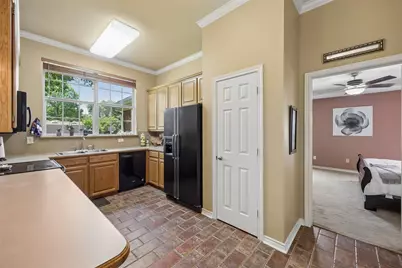 621 W Windsor Drive, Denton, TX 76207 - Photo 11