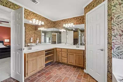 621 W Windsor Drive, Denton, TX 76207 - Photo 21