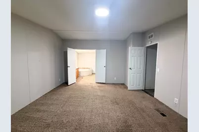 402 E College Avenue, Alvarado, TX 76009 - Photo 13