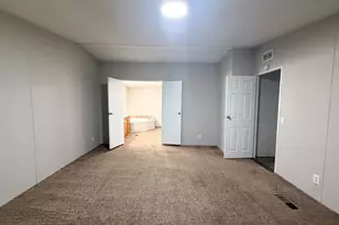 402 E College Ave, Alvarado, TX 76009 - Photo 13