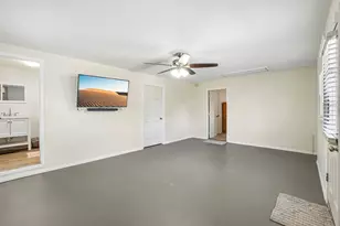 304 Woodlawn St, Krum, TX 76249 - Photo 35