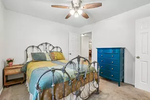 304 Woodlawn St, Krum, TX 76249 - Photo 23