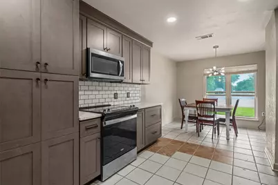 1004 W Elizabeth Drive, Robinson, TX 76706 - Photo 9