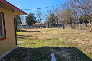 111 W Avenue D, Garland, TX 75040 - Photo 3