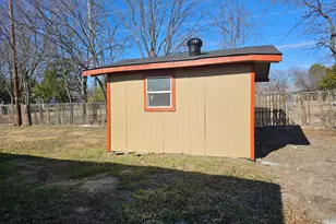 111 W Avenue D, Garland, TX 75040 - Photo 5