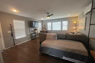 1217 N Austin St, Denton, TX 76201 - Photo 7