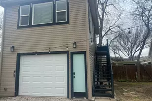 1217 N Austin St, Denton, TX 76201 - Photo 3