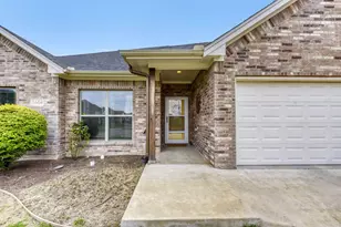 1604 Belle Plain Dr, Cleburne, TX 76033 - Photo 3