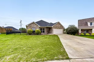1604 Belle Plain Dr, Cleburne, TX 76033 - Photo 1