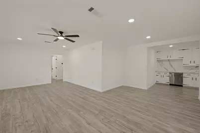 6825 Jewell Avenue, Fort Worth, TX 76112 - Photo 7