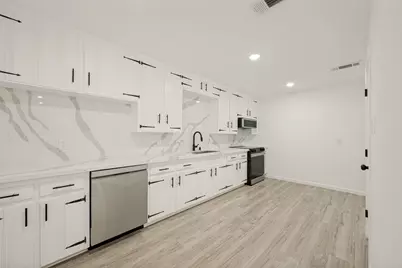 6825 Jewell Avenue, Fort Worth, TX 76112 - Photo 11