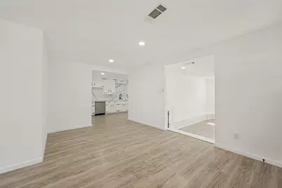 6825 Jewell Avenue, Fort Worth, TX 76112 - Photo 9