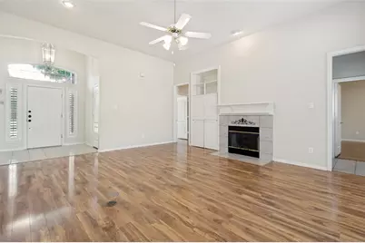 1052 E Seminole Trail, Carrollton, TX 75007 - Photo 7