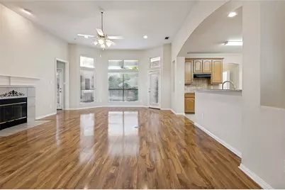 1052 E Seminole Trail, Carrollton, TX 75007 - Photo 5