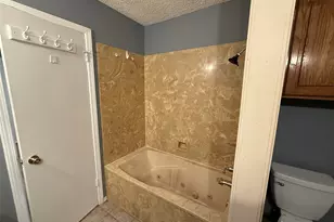 3402 Country Club Dr W, Irving, TX 75038 - Photo 13