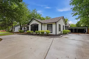 216 Sunset Dr, Cleburne, TX 76033 - Photo 3