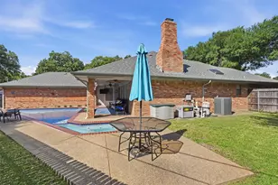 1404 Homestead Ct, Irving, TX 75061 - Photo 33