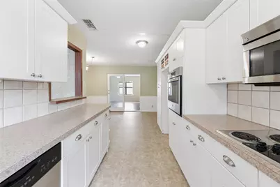 1607 Windlea Drive, Euless, TX 76040 - Photo 13