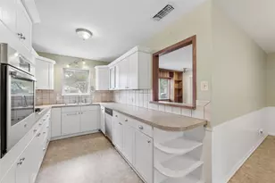 1607 Windlea Dr, Euless, TX 76040 - Photo 11