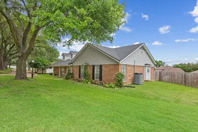 3501 Greenleaf Drive, Waco, TX 76710 - Photo 3