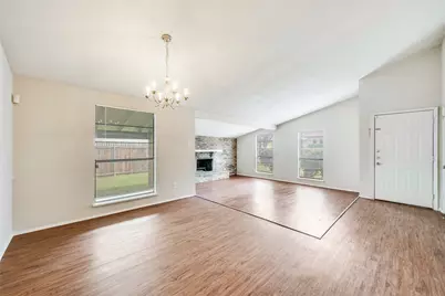 4708 Woodfield Drive, Arlington, TX 76016 - Photo 5