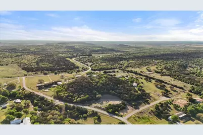215 Shady Oaks Drive, Mineral Wells, TX 76067 - Photo 7
