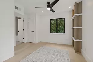 9930 Strait Ln, Dallas, TX 75220 - Photo 31