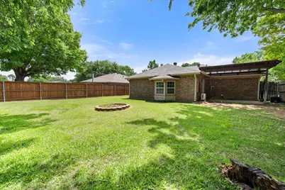 4303 Cypress Springs Court, Arlington, TX 76001 - Photo 33