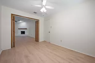4303 Cypress Springs Ct, Arlington, TX 76001 - Photo 17
