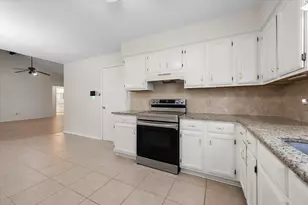 4303 Cypress Springs Ct, Arlington, TX 76001 - Photo 21