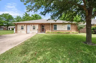 4303 Cypress Springs Ct, Arlington, TX 76001 - Photo 1