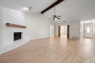 4303 Cypress Springs Ct, Arlington, TX 76001 - Photo 7