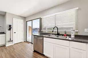 4036 7 Gables St, Fort Worth, TX 76133 - Photo 11
