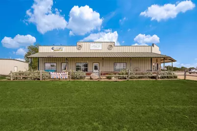 109 E Gene Autry Drive, Tioga, TX 76271 - Photo 3