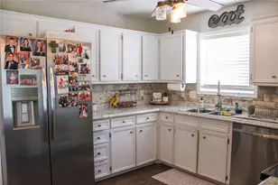 1102 Zahara St, Bowie, TX 76230 - Photo 15