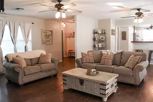 1102 Zahara St, Bowie, TX 76230 - Photo 13