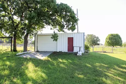 1102 Zahara Street, Bowie, TX 76230 - Photo 9