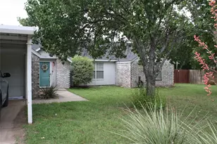 1102 Zahara St, Bowie, TX 76230 - Photo 3