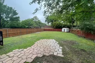 806 N Gaines St, Ennis, TX 75119 - Photo 13