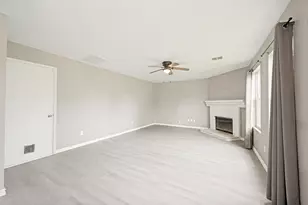 920 Kendall Dr, Arlington, TX 76001 - Photo 3