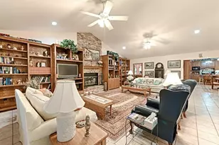 105 Santee Dr, Lake Kiowa, TX 76240 - Photo 7