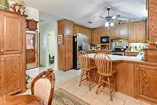 105 Santee Dr, Lake Kiowa, TX 76240 - Photo 5
