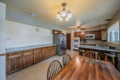 500 Emerson Drive, Euless, TX 76039 - Photo 5