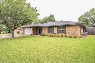 500 Emerson Dr, Euless, TX 76039 - Photo 1